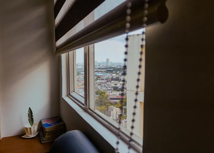 Yong's Place At Isabelle De Valenzuela Apartment *