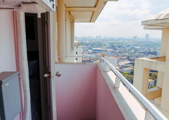 Yong's Place At Isabelle De Valenzuela Apartment Manila